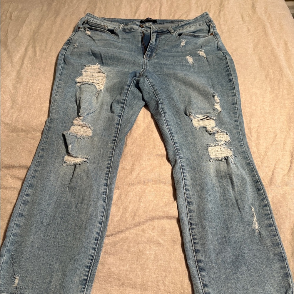 Judy Blue Light Blue Distressed Straight Leg Jeans